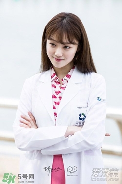 李圣經(jīng)的衣服什么牌子？李圣經(jīng)衣服同款