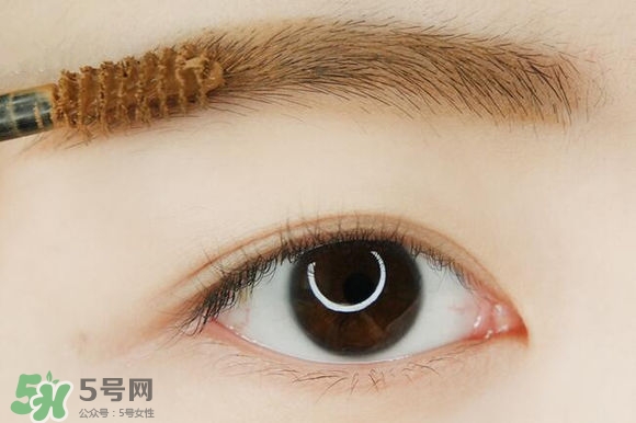 李圣經(jīng)妝容怎么化？李圣經(jīng)仿妝教程