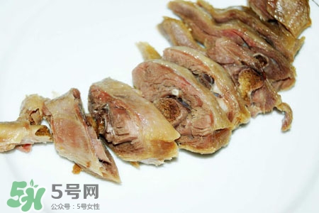 腌鴨肉放多少鹽合適？腌一斤臘鴨要給多少鹽？