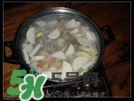 臘豬腳燉什么好吃？臘豬蹄燉什么好吃？