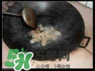 臘豬腳燉什么好吃？臘豬蹄燉什么好吃？