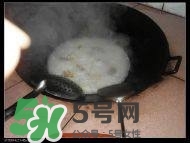 臘豬腳燉什么好吃？臘豬蹄燉什么好吃？
