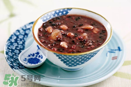臘八飯熱量高嗎？吃臘八飯會(huì)發(fā)胖嗎？
