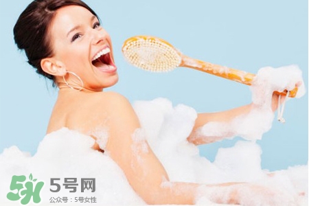 冬天洗澡水溫50度行嗎？50度的水可以洗澡嗎？