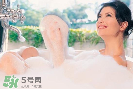 冬天洗澡水溫60度行嗎？60度的水可以洗澡嗎？