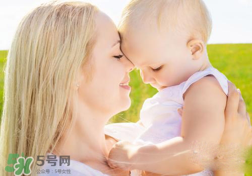 寶寶半歲添加什么輔食？寶寶半歲吃什么？