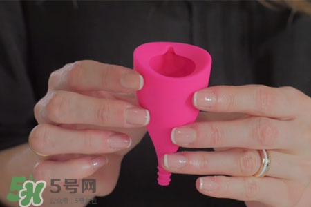 使用月經(jīng)杯怎么小便？用月經(jīng)杯上廁所怎么辦？