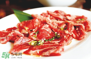 腌排骨要洗嗎？排骨腌完要洗嗎？