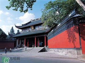 杭州春節(jié)穿什么衣服？過年春節(jié)去杭州穿什么？