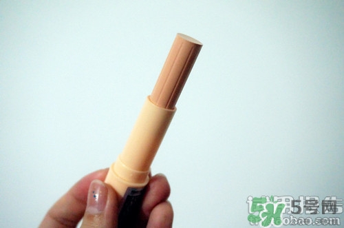 唇部遮瑕膏怎么用？唇部遮瑕膏使用方法