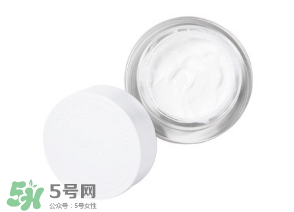 用素顏霜之前要用什么？素顏霜前還有涂抹什么