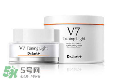 用素顏霜之前要用什么？素顏霜前還有涂抹什么
