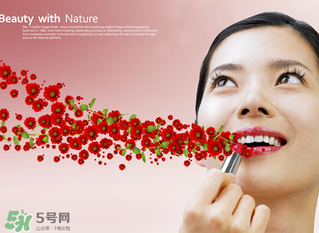 涂口紅嘴唇變白怎么辦？長期涂口紅的危害