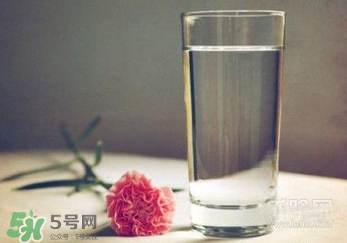 高血壓早上能喝鹽水嗎？高血壓早上喝鹽水的好處？