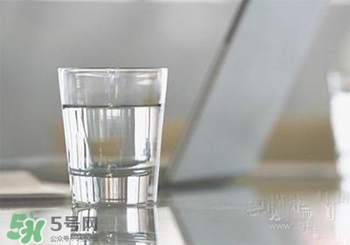 高血壓早上能喝鹽水嗎？高血壓早上喝鹽水的好處？