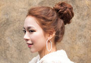 假發(fā)怎么扎丸子頭？假發(fā)丸子頭包怎么帶