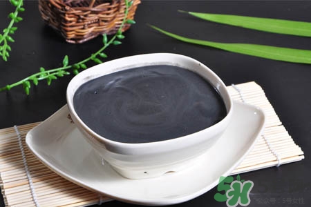 芝麻糊可以加蜂蜜嗎？芝麻糊和蜂蜜能一起吃嗎？