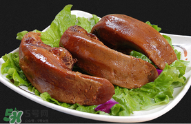 豬舌頭上的白苔怎么撕下來？豬舌頭上的白苔能吃嗎？