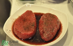 自己在家怎么腌牛排？自己在家腌制牛排需要什么材料？