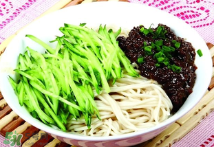 減肥可以吃炸醬面嗎？減肥期間吃炸醬面會(huì)胖嗎？