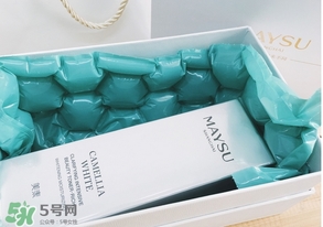 美容液是精華液嗎？美容液和精華液的區(qū)別