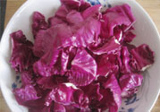 紫甘藍(lán)生吃好還是熟吃好？紫甘藍(lán)怎么吃最營養(yǎng)？