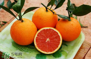血橙和普通橙子有什么區(qū)別？血橙比普通的橙子好吃嗎？