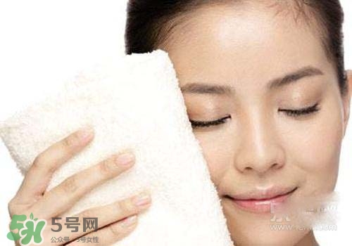 熱毛巾敷臉能祛痘嗎？長(zhǎng)痘怎么用熱毛巾敷臉？