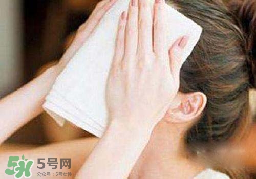 熱毛巾敷臉能祛痘嗎？長(zhǎng)痘怎么用熱毛巾敷臉？