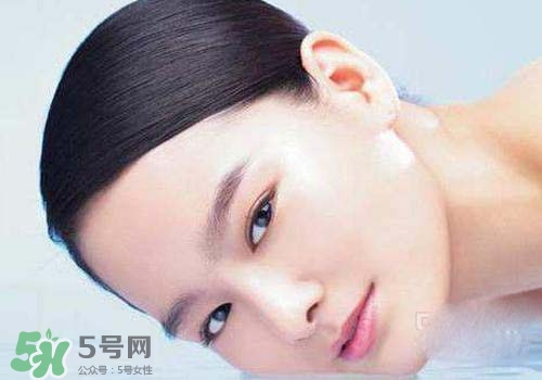 補(bǔ)水面膜一般敷多長時(shí)間？補(bǔ)水面膜敷多久？