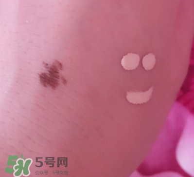 遮瑕液和遮瑕膏的區(qū)別？遮瑕液好還是遮瑕膏好？