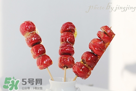 冰糖葫蘆的紙能吃嗎？冰糖葫蘆外面的膜能吃嗎？