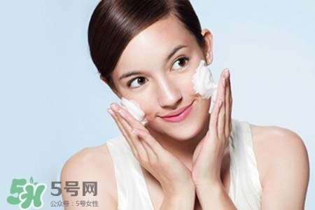 春天臉上冒痘痘怎么辦？為什么春天臉上容易出痘？