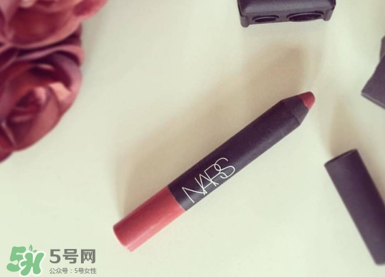 豆沙色口紅怎么化？豆沙色口紅怎么涂好看？