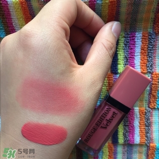 妙巴黎唇釉7號(hào)還是9號(hào)？妙巴黎唇釉7號(hào)9號(hào)試色