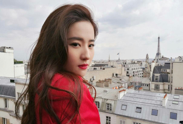 極光紅是什么顏色？極光紅口紅試色