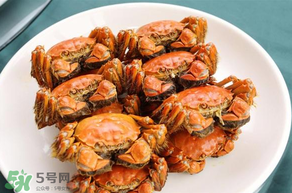 春天吃螃蟹應(yīng)該選公的好還是母的好？春天螃蟹是公的好還是母的？