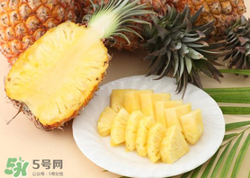 鳳梨吃之前用鹽水泡嗎？鳳梨為什么要用鹽水泡？