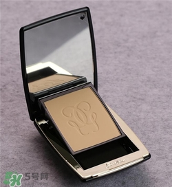 嬌蘭金鉆粉餅好用嗎？嬌蘭金鉆粉餅怎么樣？