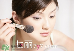 粉底液會浮粉是怎么回事？粉底液浮粉的原因