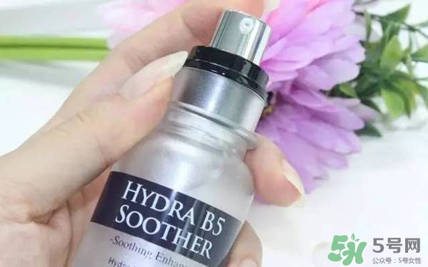 ahc神仙水和b5水區(qū)別 ahc神仙水和ahc b5玻尿酸精華哪個好？