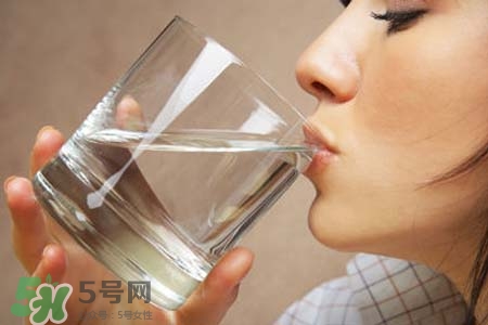 喝開水能預(yù)防禽流感嗎？多喝水可以預(yù)防禽流感嗎？