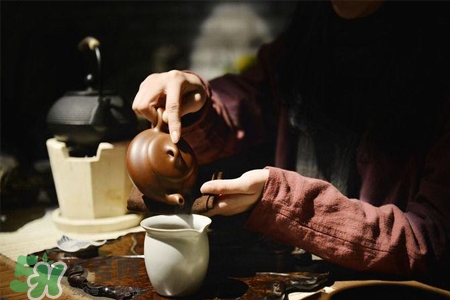 紫砂壺怎么養(yǎng)？紫砂壺怎么養(yǎng)才亮？