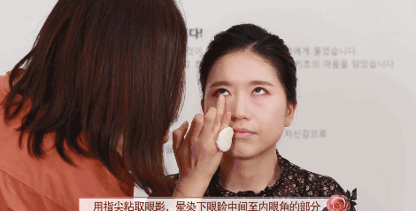 干玫瑰色妝容怎么化？干玫瑰色妝容畫(huà)法步驟