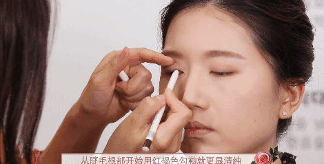干玫瑰色妝容怎么化？干玫瑰色妝容畫(huà)法步驟