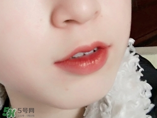 磚紅色和豆沙色的區(qū)別 磚紅色和豆沙色哪個好看？