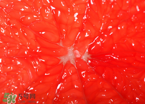橙子里有紅絲能吃嗎？橙子里有紅絲的是什么？