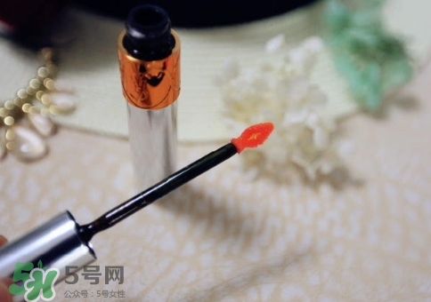 ysl唇油怎么用？ysl唇油使用方法