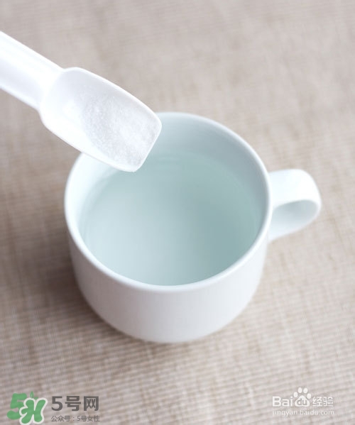嘴唇干燥是什么原因？嘴唇干裂脫皮怎么辦？