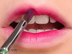 櫻花粉是什么顏色？櫻花粉口紅試色